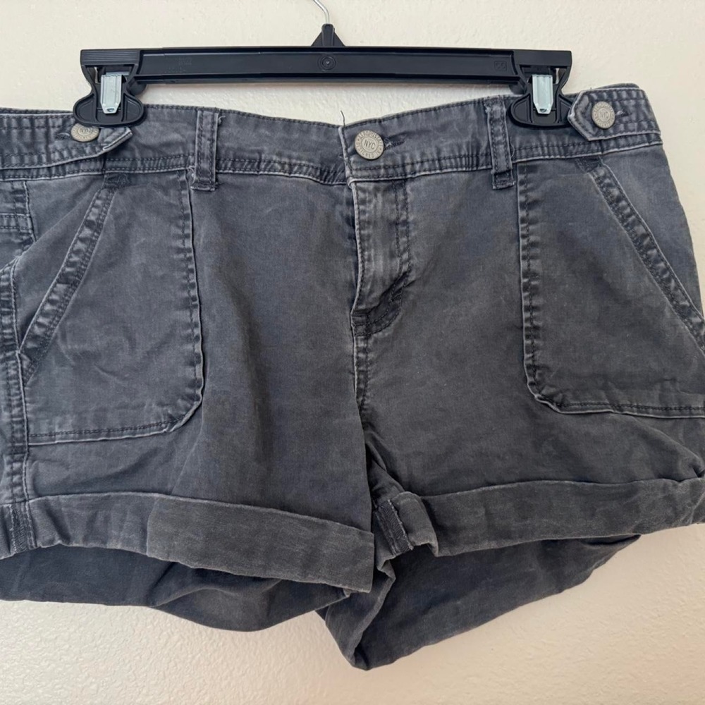Aeropostale Womens Midi Twill Shorts Charcoal Gray Size 10 Casual Cuffed Utility